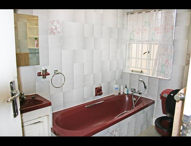 3 BEDROOM HOUSE FOR SALE IN SYDENHAM